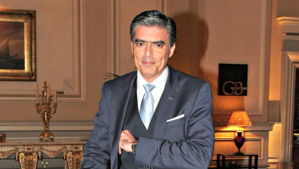 Ο Ν.Ευαγγελάτος επιτέθηκε στους ανεμβολίαστους: «Είναι ημιμαθείς – Δεν ξέρουν την τύφλα τους» (βίντεο)