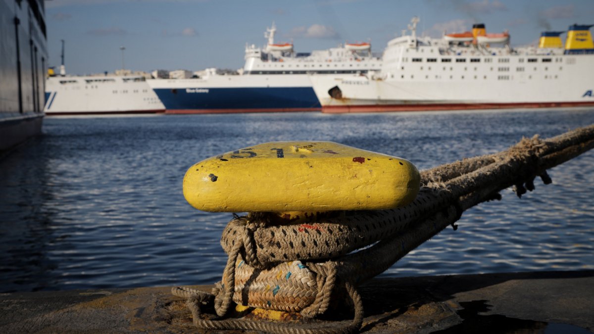 Λιμάνι Λαυρίου: Ζημιές σε σκάφη μετά από θραύση κάβων κρουαζιερόπλοιου