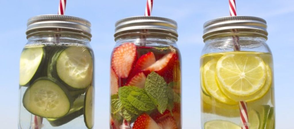 5+1 τρόποι για να ενισχύσετε τη γεύση του νερού