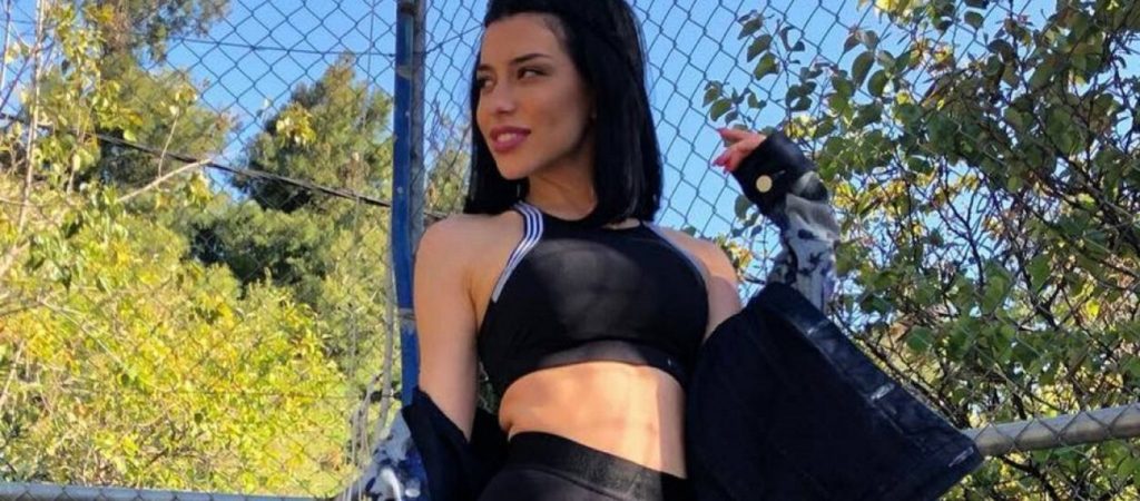 Έχει βαλθεί να μας… «τρελάνει» η Ε.Στεριανού – Οι πόζες «φωτιά» που «έριξαν» το Instagram (φώτο)