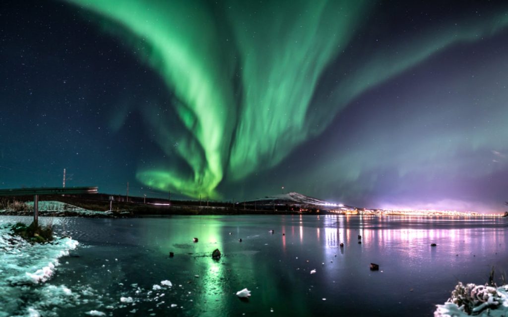 ΝΟΑΑ: Έκτακτη προειδοποίηση για γεωμαγνητική καταιγίδα – Κίνδυνος για δίκτυα ηλεκτρικής ενέργειας & ίντερνετ