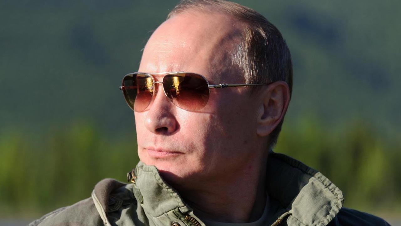 Ο Β. Πούτιν ζητάει να ενταθούν οι εμβολιασμοί στην Ρωσία