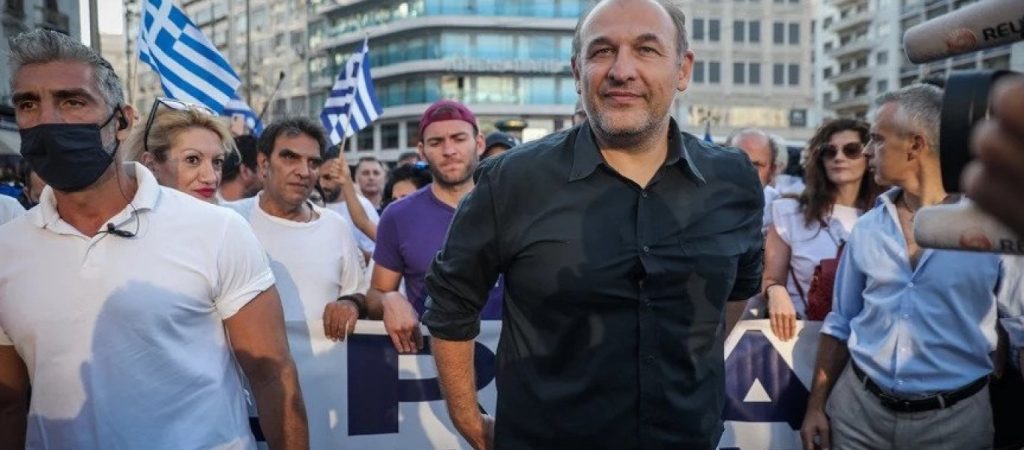 Συνεχίζεται το κυνήγι μαγισσών – Ο ΙΣΑ αφαίρεσε την άδεια του Φαίδωνα Βόβολη