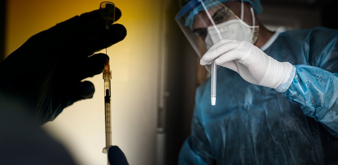 «Οι εμβολιασμένοι είναι υπερμεταδότες του ιού» αποκαλύπτει ο Dr.Malone! – «Οι κυβερνήσεις λένε ψέματα»