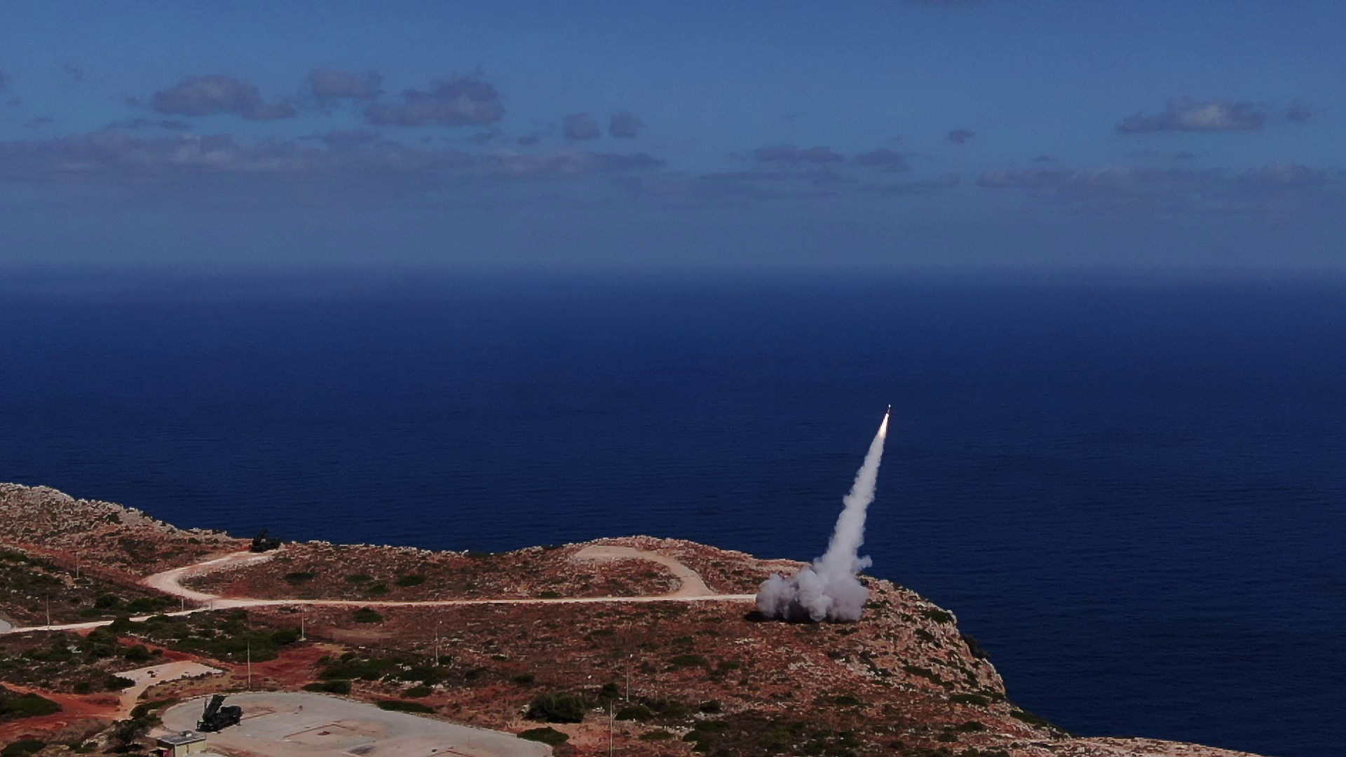 Πολυεθνικές Αντιβαλλιστικές – Αντιπυραυλικές Βολές «MNTF – 21» στο Πεδίο Βολής Κρήτης (βίντεο)