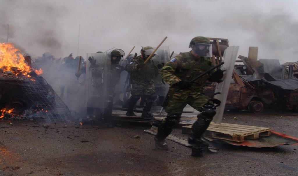 Τα επικίνδυνα παιχνίδια της κυβέρνησης με την χρήση Στρατού για «εσωτερική ασφάλεια» – Τι είχε γίνει το 2004 & το 2008