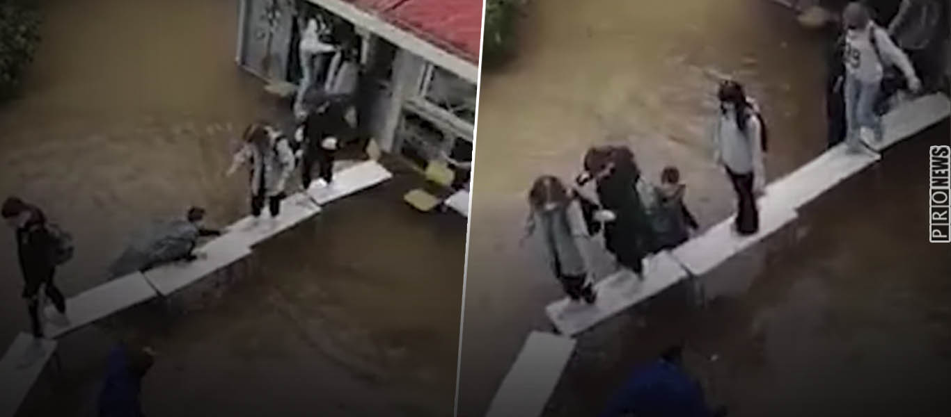 Παραλίγο τραγωδία στην διαλυμένη χώρα: Παιδιά έφτιαξαν δρόμο διαφυγής με θρανία για να σωθούν από την πλημμύρα! (βίντεο)