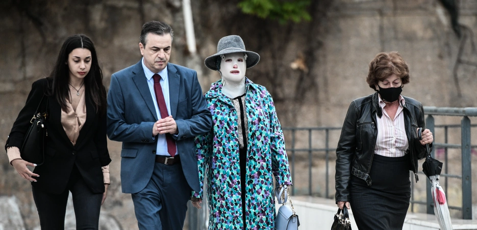 Eπίθεση με βιτριόλι – Ξέσπασε η Ιωάννα: «Θα πεις την αλήθεια τώρα;» – Με συγγνώμη ξεκίνησε η κατηγορούμενη