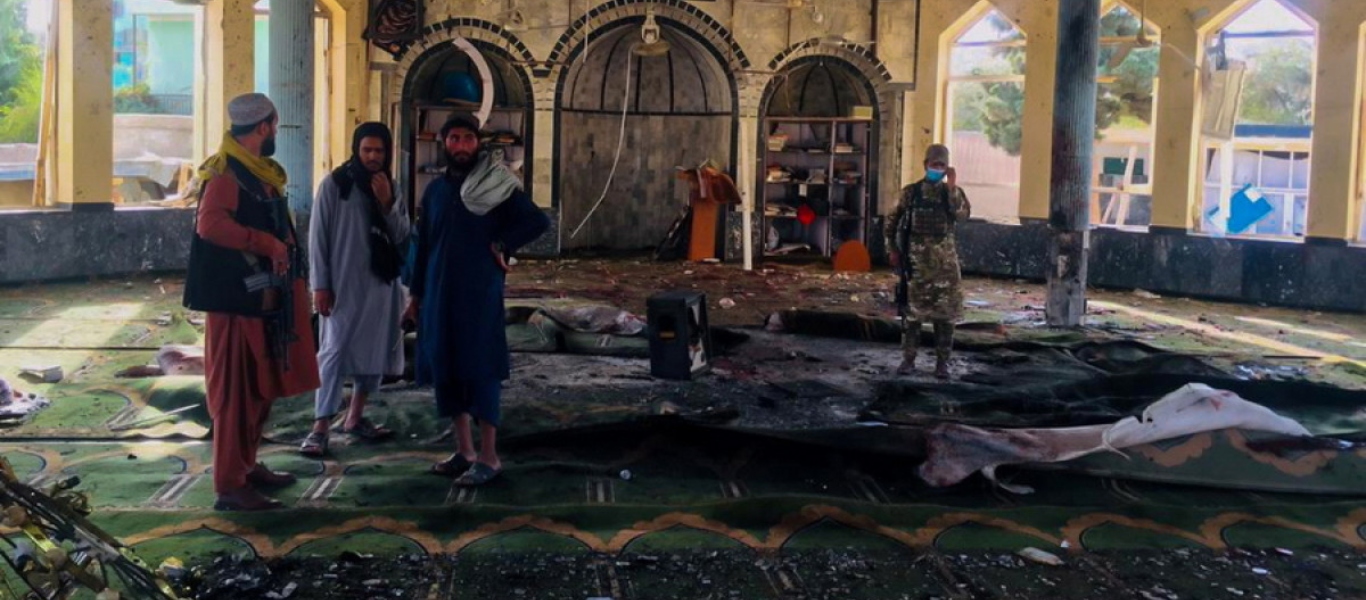 Νέες εικόνες από τη δολοφονική επίθεση σε σιιτικό τέμενος στο Αφγανιστάν – Στους 32 οι νεκροί (βίντεο-φωτο) (upd)