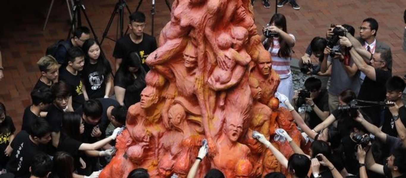 Κίνα: Αποκαθηλώνεται το γλυπτό για τα θύματα της καταστολής της πλατείας Τιενανμέν