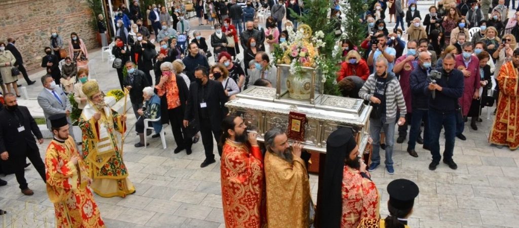 Απίστευτα πράγματα στη Θεσσαλονίκη – Επιτρέπονται οι συναυλίες αλλά όχι οι πιστοί στη λιτανεία του Αγίου Δημητρίου