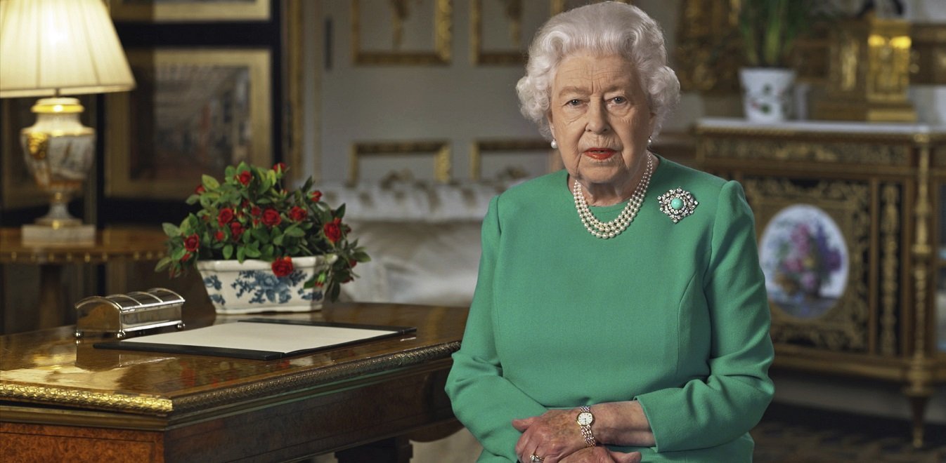 Αγγλία: Η βασίλισσα Ελισάβετ πρέπει να σταματήσει το ποτό