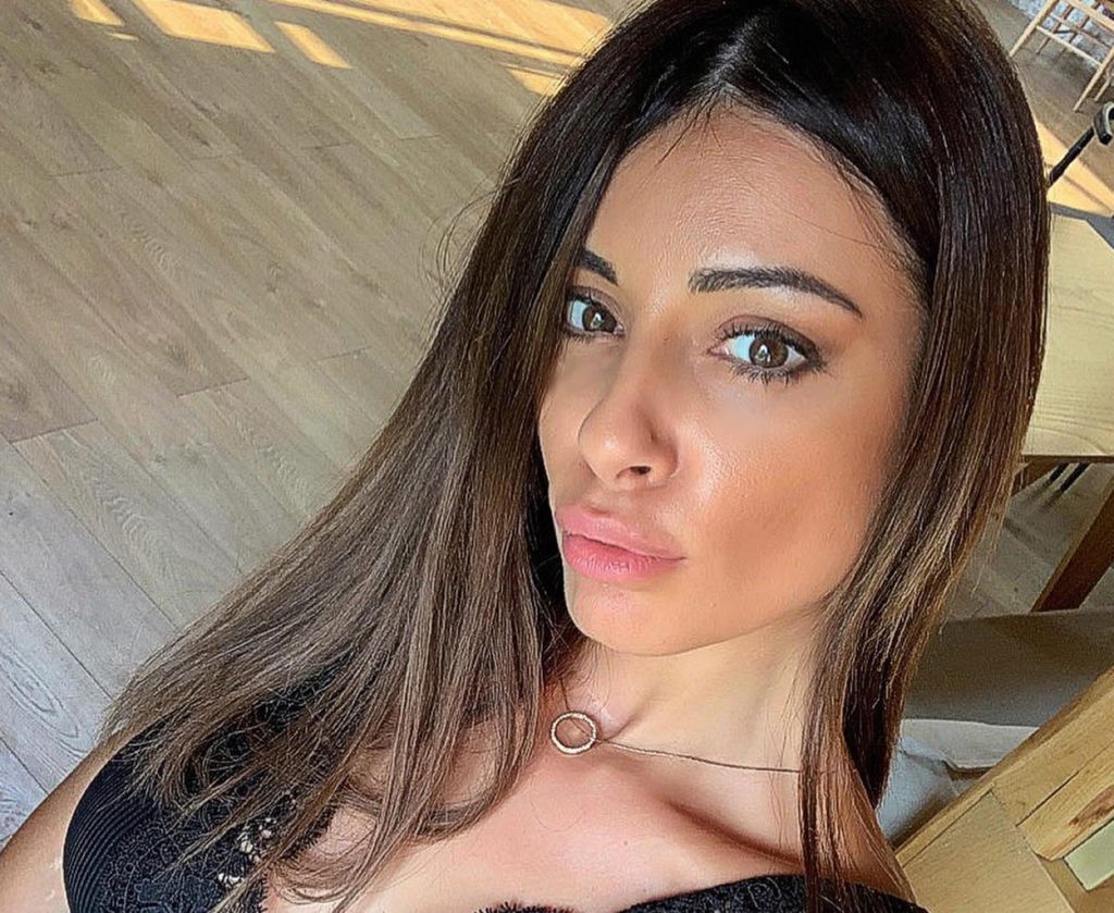 Ξέσπασε η Μίνα Αρναούτη όταν την ρώτησαν αν «έτρωγε» λεφτά από τον Παντελίδη (φωτο)