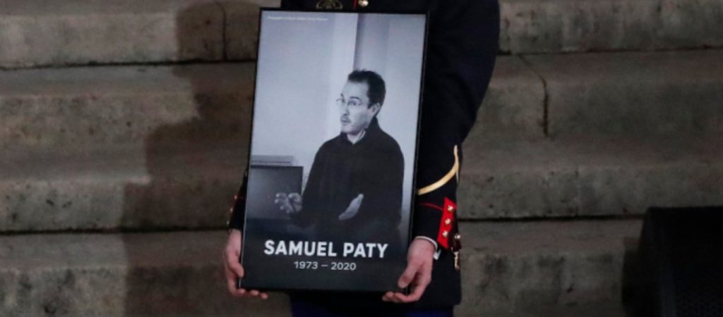 Γαλλία: Φόρος τιμής στον Γάλλο καθηγητή που αποκεφαλίστηκε από έναν Τσετσένο τζιχαντιστή