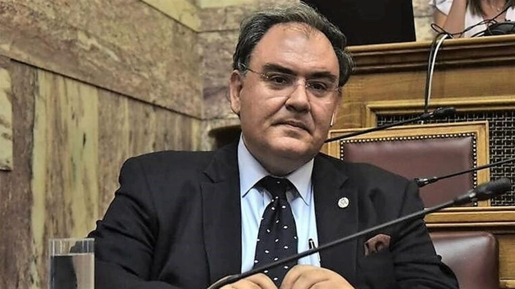 Απτόητος κινδυνολογεί ο Δ.Σαρηγιάννης: «5χιλ κρούσματα ημερησίως αν…»