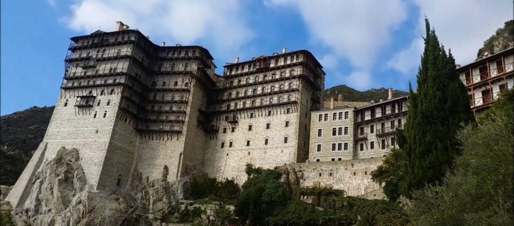 Αγνοούνται δύο άνθρωποι στο Άγιο Όρος – Μεγάλη επιχείρηση της Πυροσβεστικής