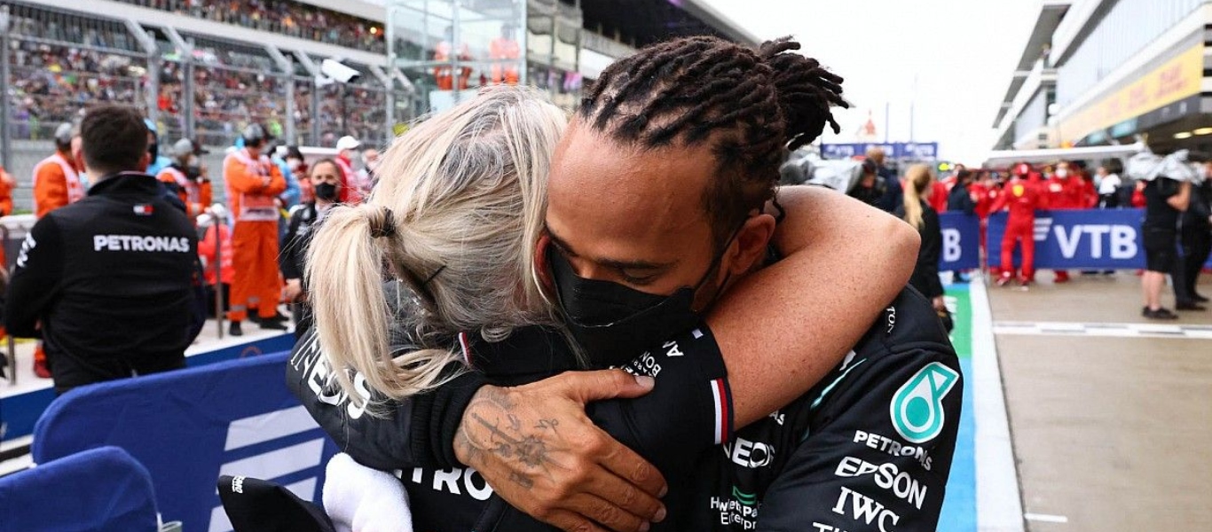 Η γυναίκα πίσω από τον Λιούις Χάμιλτον – Ποια είναι η Άντζελα Κουλέν;