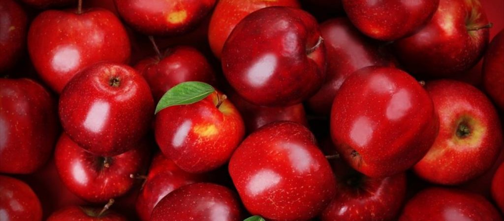 Μελέτη έδειξε ότι τόσα χρόνια τρώμε με λάθος τρόπο τα μήλα