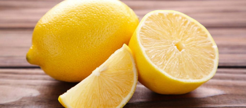 Κόβεις το λεμόνι στη μέση; Να γιατί πρέπει να το σταματήσεις!