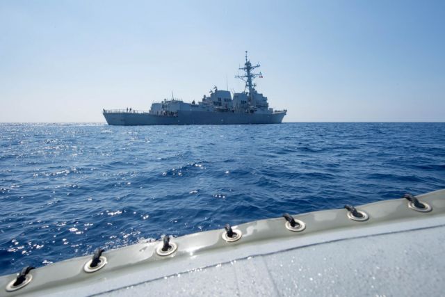 Η Κίνα καταδίκασε τη διέλευση ξένων πολεμικών από το Στενό της Ταϊβάν