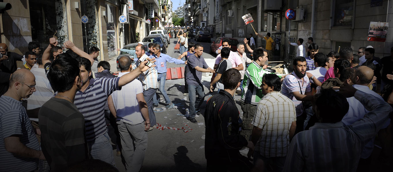 Πρόσφυγες στον τόπο τους οι Έλληνες: Φεύγουν από το κέντρο της Αθήνας λόγω της παράνομης μετανάστευσης