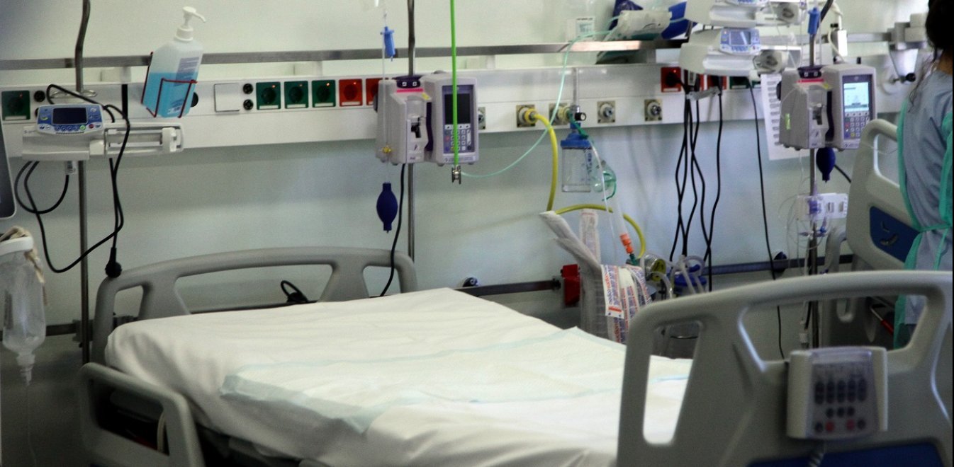 Κορωνοϊός: Πέθανε 34χρονη στα Τρίκαλα – Ήταν εμβολιασμένη;