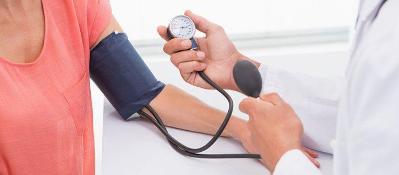 Αρτηριακή πίεση: Δείτε τι σημαίνει όταν έχει διαφορά ανάμεσα στα δύο χέρια