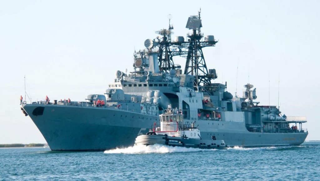 Δέκα κινεζικά και ρωσικά πλοία έπλευσαν για πρώτη φορά ανάμεσα στα κύρια νησιά της Ιαπωνίας!