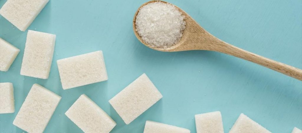 9+1 τρόποι για να μειώσετε την πρόσληψη ζάχαρης