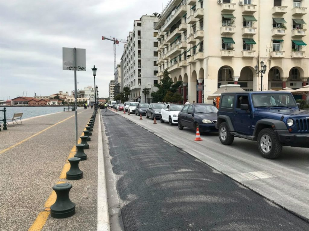 Κυκλοφοριακό «χάος» στη Θεσσαλονίκη – Ταλαιπωρία στη λεωφ.Νίκης από την ασφαλτόστρωση (χάρτης)