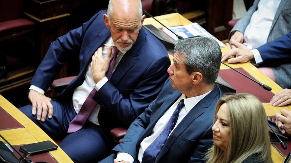 Στο πάρα πέντε ο Γιώργος Παπανδρέου θα ανοίξει τα χαρτιά για την ηγεσία – Δεν κάνει πίσω ο Α.Λοβέρδος