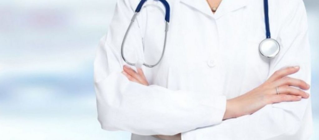 Θεσσαλονίκη: Πρώην δημοτική σύμβουλος προσποιούνταν τη γιατρό & εξαπατούσε καρκινοπαθείς