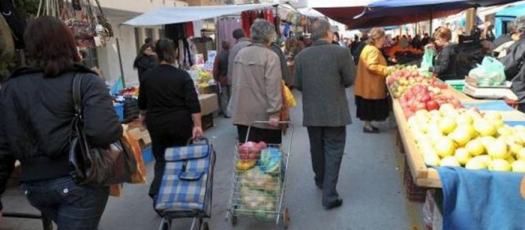 Νέο σχέδιο νόμου για το υπαίθριο εμπόριο: Στα «κάγκελα» οι παραγωγοί και οι πωλητές των λαϊκών αγορών