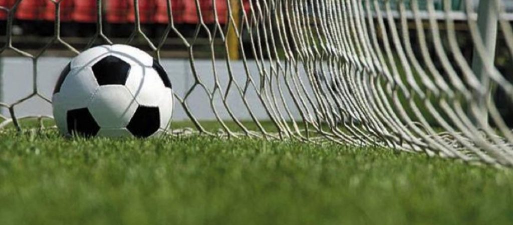 Κύπελλο Αγγλίας: Μπάλα κατέληξε σε… κεφάλι σεκιουριτά κι εκείνος πανηγύριζε που δεν σκόραραν οι αντίπαλοι! (βίντεο)