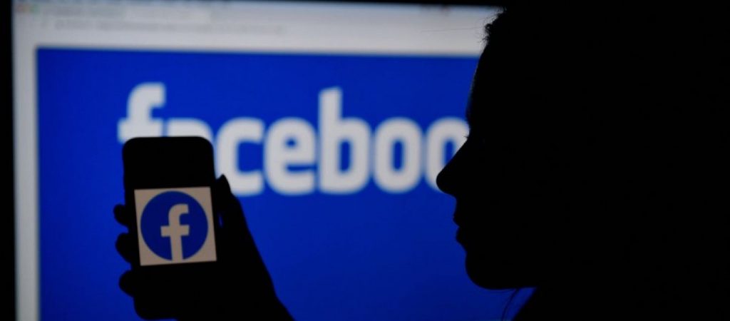 Facebook: Θα πληρώσει τις γαλλικές εφημερίδες για την αναδημοσίευση περιεχομένου
