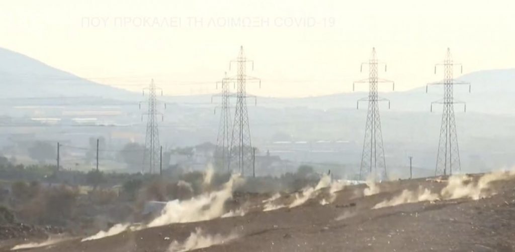 Ασπρόπυργος: Καπνοί αναδύονται από χωματερή – Τι αναφέρει κάτοικος της περιοχής