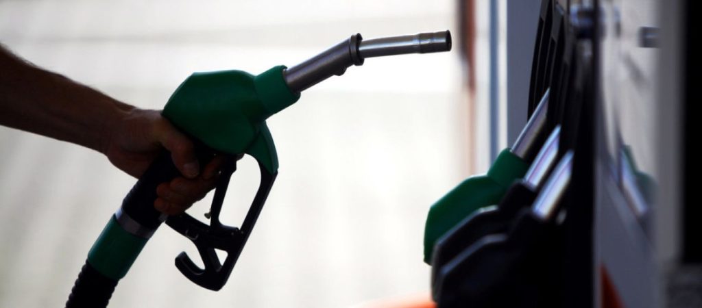 Σε απόγνωση οι καταναλωτές για την τιμή του πετρελαίου κίνησης – Το πρόβλημα που αγγίζει τους οδηγούς