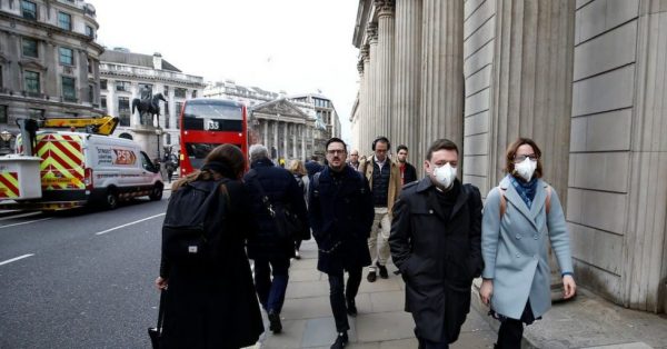 Η Βρετανία προμηθεύεται χάπια κατά του κορωνοϊού για να αντιμετωπίσει τον χειμώνα που έρχεται