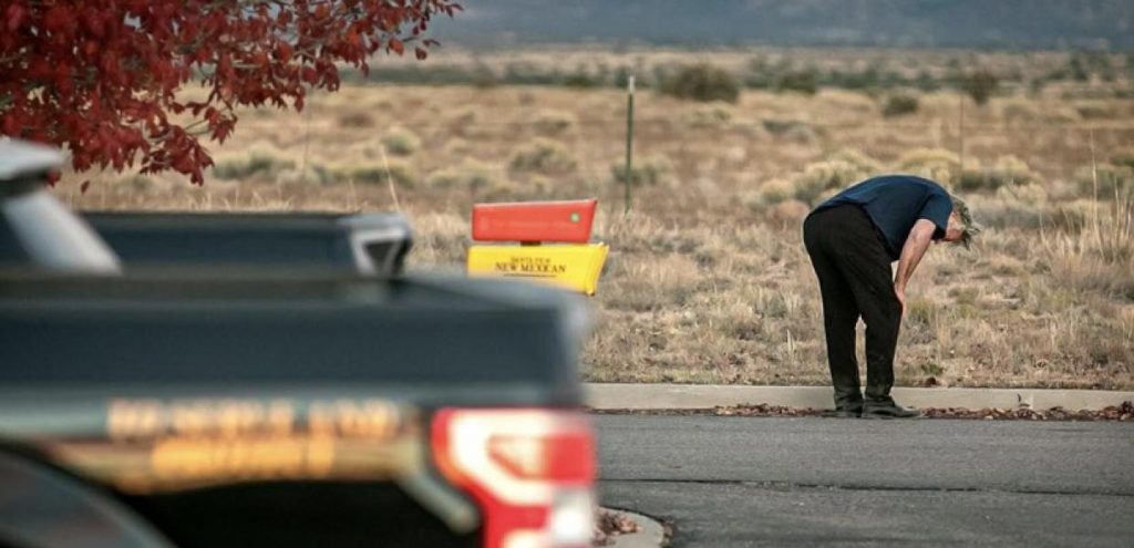 Συγκλονιστικές εικόνες: Ο Α.Μπάλντουιν σοκαρισμένος λίγο μετά το θλιβερό δυστύχημα – Ξέσπασε σε λυγμούς