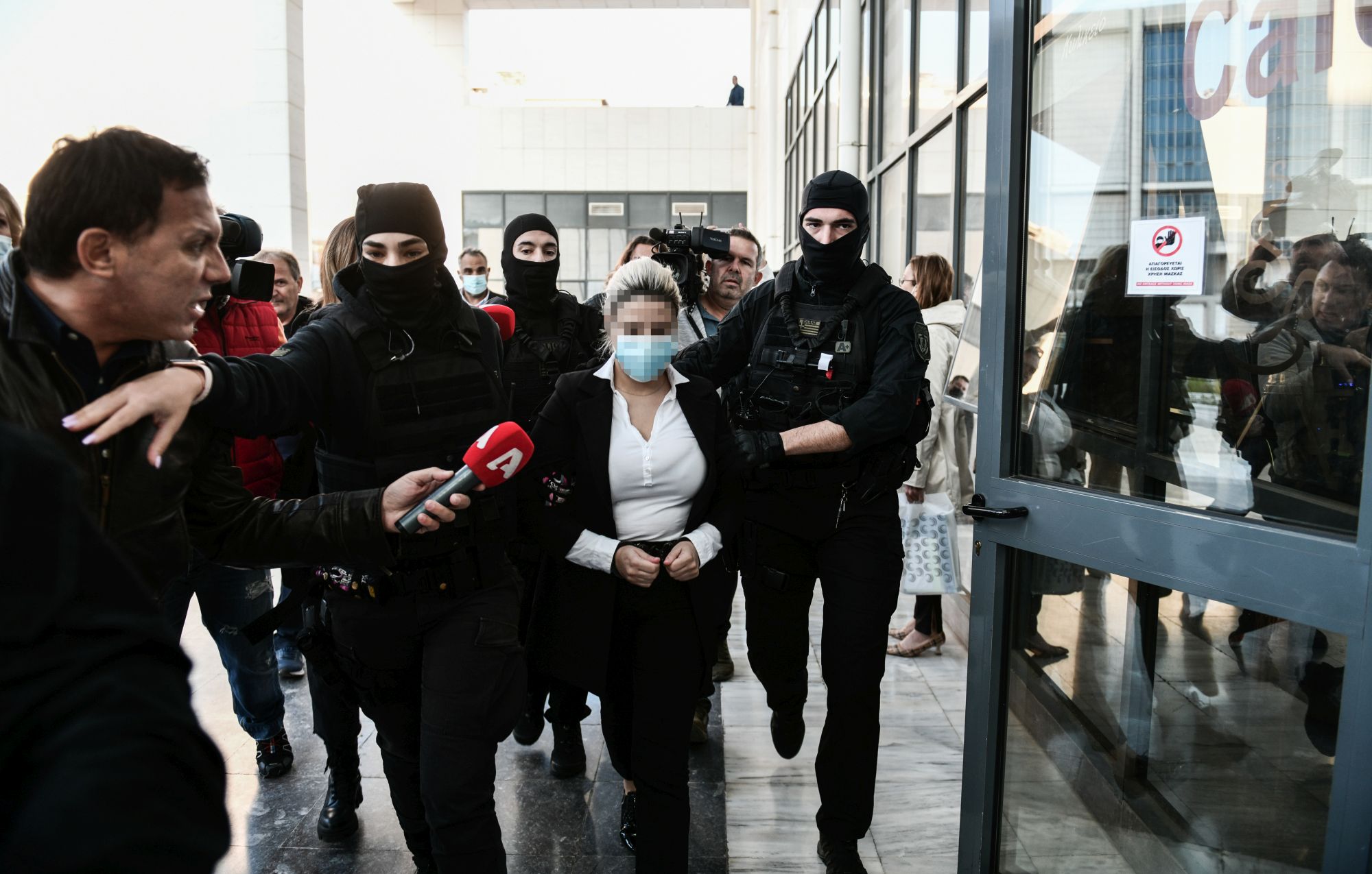 Της έριξε βιτριόλι και μετά είδε πορνό! – Η Έφη επισκέφτηκε «ροζ» ιστοσελίδες λίγο μετά την επίθεση