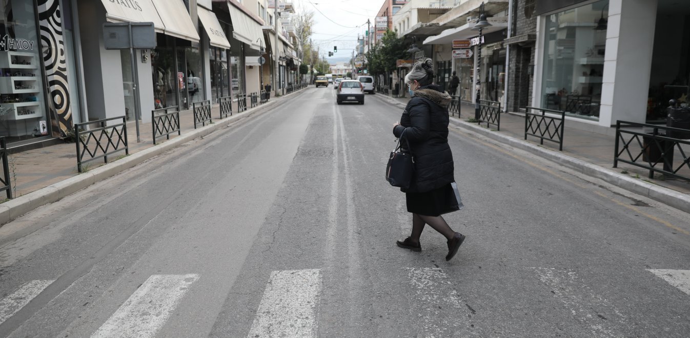Το φάντασμα του lockdown πλανιέται ξανά πάνω από την χώρα – Που το πάνε οι «ειδικοί»