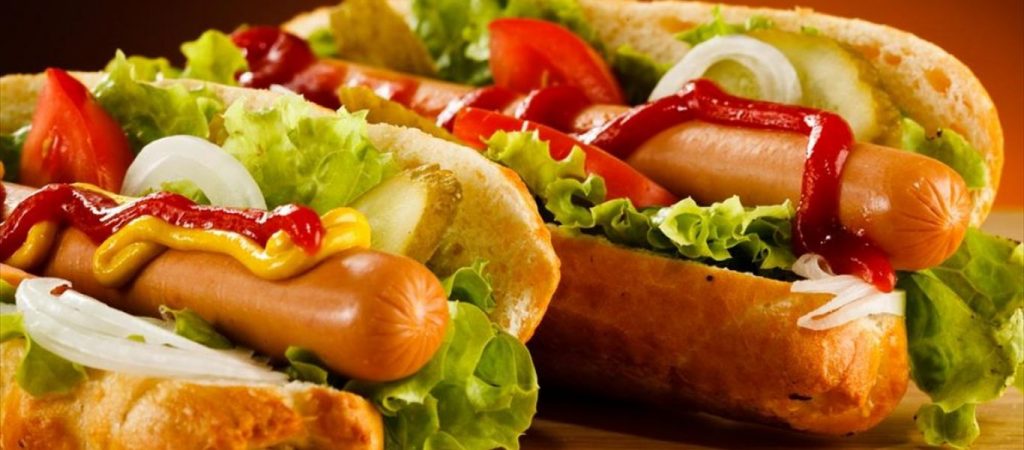 ΗΠΑ: Νεαρή αθλήτρια έχασε τη ζωή της από πνιγμό σε διαγωνισμό με χοτ ντογκ (φώτο)