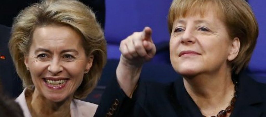 Άνγκελα Μέρκελ: Έριξε… «άκυρο» στην Ούρσουλα φον ντερ Λάιεν αποφεύγοντας τη χειραψία της! (βίντεο)