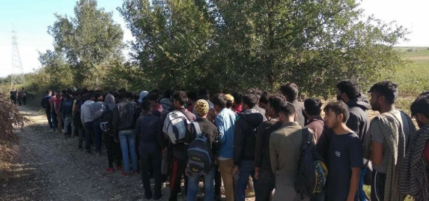 Εκατοντάδες παράνομοι μετανάστες «σαρώνουν» τα βουνά της Ροδόπης – Οι διαδρομές μέχρι τα ελληνοαλβανικά σύνορα! (βίντεο)