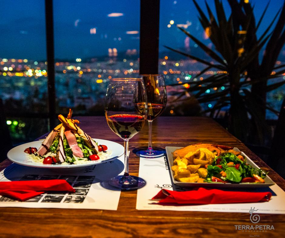 Οι κυβερνητικές αποφάσεις για τον κορωνοϊό έχουν δημιουργήσει «μαύρη αγορά» στη διασκέδαση