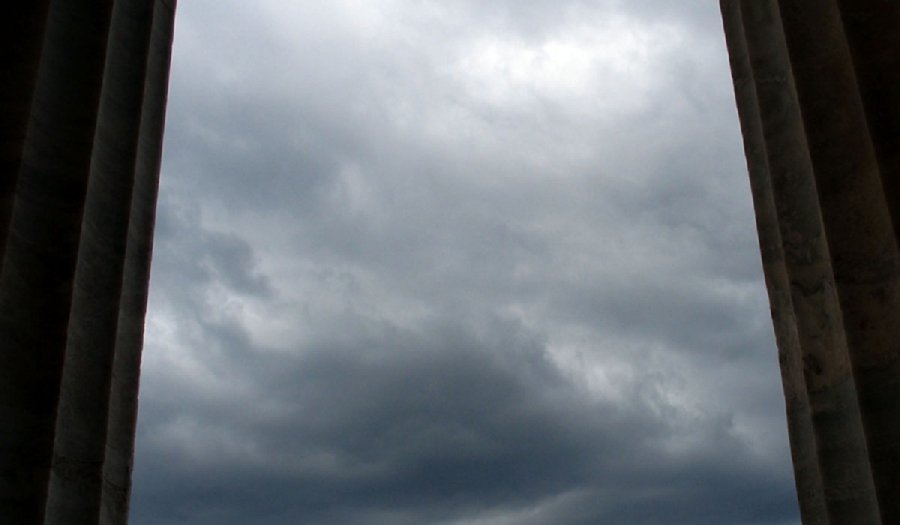 Καιρός: Μπόρες, μποφόρ και κρύο σήμερα – Πού θα χιονίσει