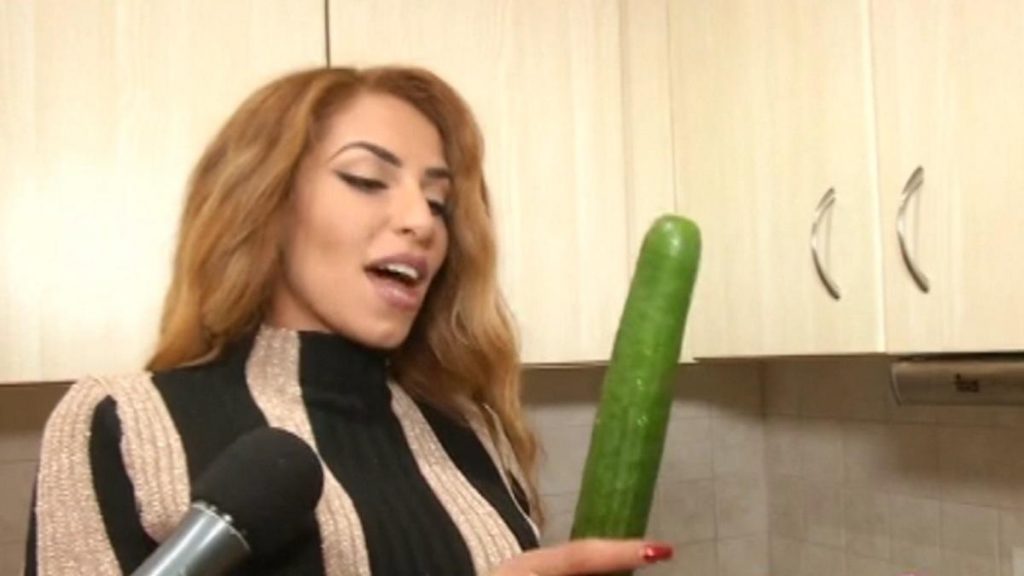 Α.Γιούσεφ: Ζητάει 1.000€ για να φάει κάποιος μαζί της – Το τραπέζι ποιος το πληρώνει;