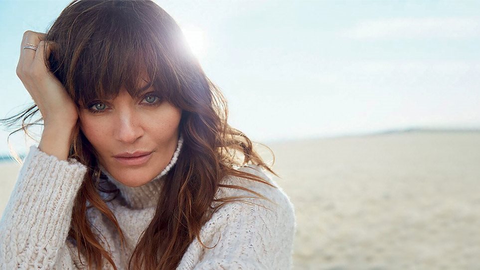 Έλενα Κρίστενσεν: Ποζάρει μόνο με τα εσώρουχα και «λιώνει» τον ανδρικό πληθυσμό (φωτο)