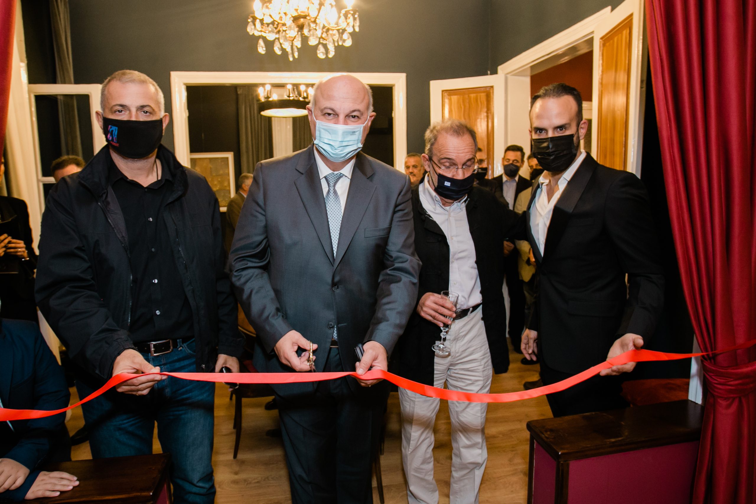 Ο υπουργός Δικαιοσύνης και ο Δήμαρχος Πειραιά εγκαινίασαν τον νέο χώρο τέχνης 212 ARTS του Ε.Γεωργούλη