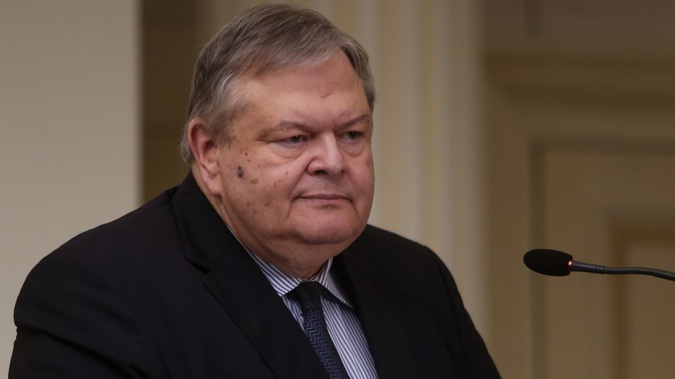 Ε.Βενιζέλος για Φώφη Γεννηματά: «Έδινε επί χρόνια με αξιοπρέπεια μια σκληρή προσωπική μάχη»